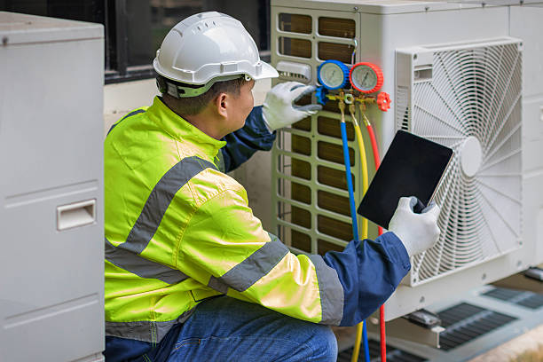 Professional Hvac technician working in Wallingford, PA